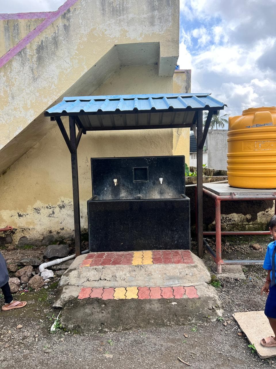 शाळेसाठी हँडवॉश स्टेशन